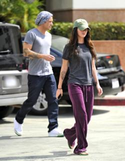 Megan Fox feet photo thumbnail