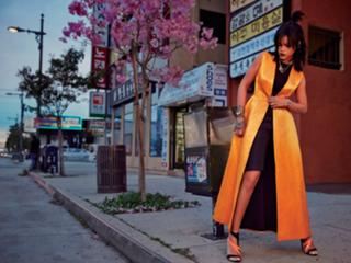 Rihanna feet photo thumbnail