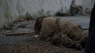 Maisie Williams feet photo thumbnail