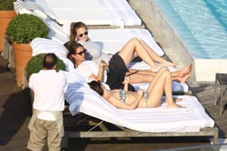 Alicia Vikander feet photo thumbnail