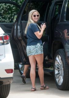Reese Witherspoon feet photo thumbnail