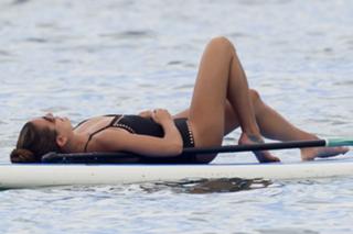 Lea Michele feet photo thumbnail