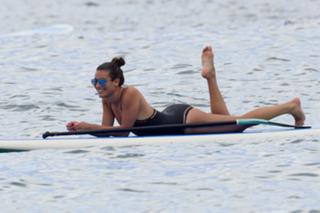 Lea Michele feet photo thumbnail