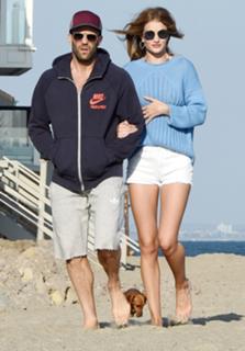 Rosie Huntington-Whiteley feet photo thumbnail