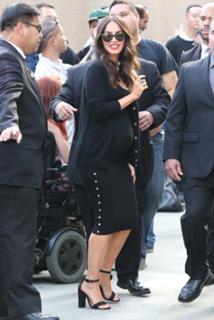 Megan Fox feet photo thumbnail