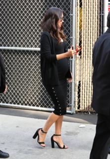 Megan Fox feet photo thumbnail