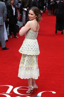 Emilia Clarke feet photo thumbnail