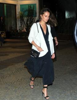 Alicia Vikander feet photo thumbnail