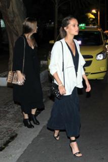 Alicia Vikander feet photo thumbnail