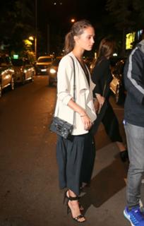 Alicia Vikander feet photo thumbnail