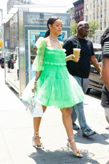 Rihanna feet photo thumbnail