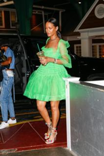 Rihanna feet photo thumbnail