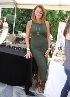 Pinar Altug feet photo thumbnail