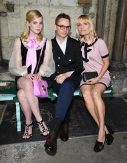 Elle Fanning feet photo thumbnail