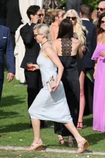 Jennifer Lawrence feet photo thumbnail