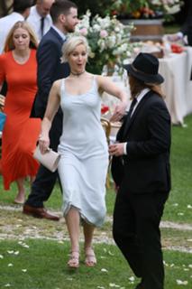 Jennifer Lawrence feet photo thumbnail