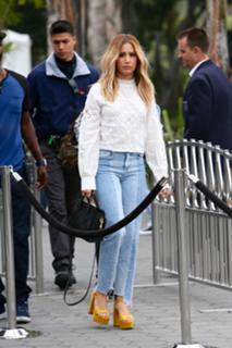 Ashley Tisdale feet photo thumbnail