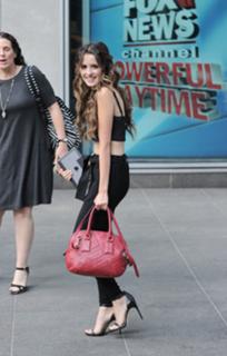 Laura Marano feet photo thumbnail