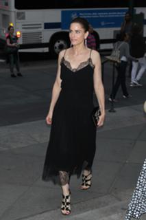 Amanda Peet feet photo thumbnail