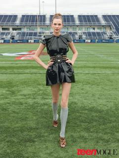 Karlie Kloss feet photo thumbnail