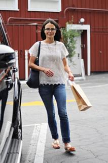 Jordana Brewster feet photo thumbnail