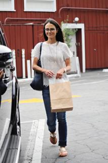 Jordana Brewster feet photo thumbnail