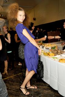 Karlie Kloss feet photo thumbnail