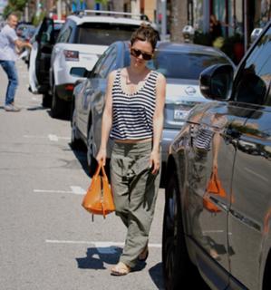 Rachel Bilson feet photo thumbnail