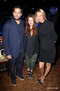 Uma Thurman feet photo thumbnail