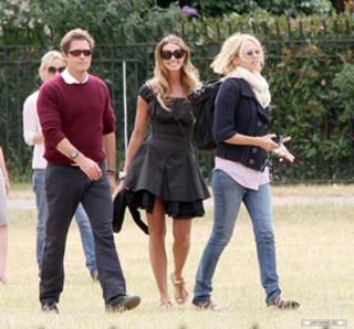 Elle Macpherson feet photo thumbnail