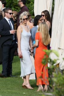 Jennifer Lawrence feet photo thumbnail