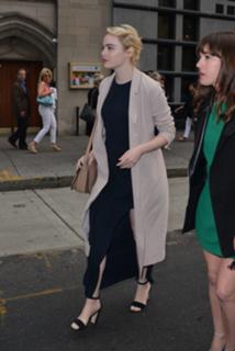 Emma Stone feet photo thumbnail