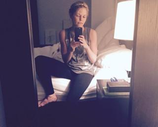 Jennifer Morrison feet photo thumbnail