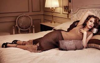 Serenay Sarikaya feet photo thumbnail