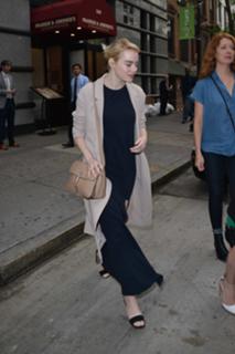 Emma Stone feet photo thumbnail