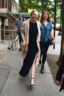 Emma Stone feet photo thumbnail