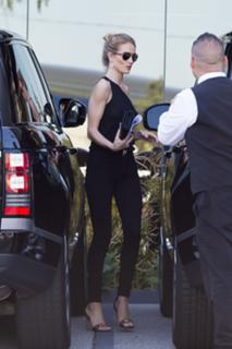 Rosie Huntington-Whiteley feet photo thumbnail