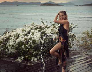 Sienna Miller feet photo thumbnail