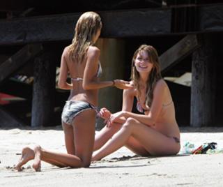 Nicole Richie feet photo thumbnail