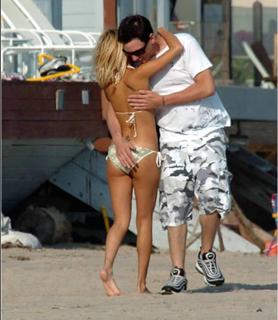 Nicole Richie feet photo thumbnail