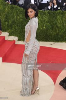 Kylie Jenner feet photo thumbnail