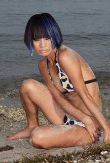 Bai Ling feet photo thumbnail