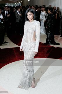 Kylie Jenner feet photo thumbnail
