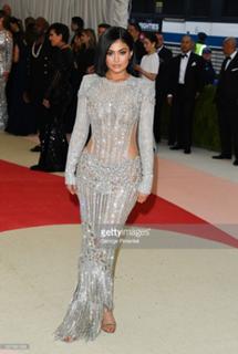 Kylie Jenner feet photo thumbnail