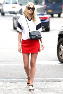 Elsa Hosk feet photo thumbnail