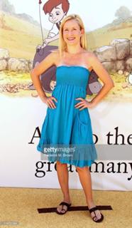 Angela Kinsey feet photo thumbnail