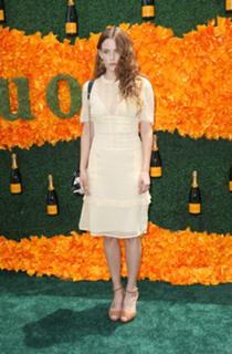 Riley Keough feet photo thumbnail