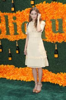 Riley Keough feet photo thumbnail