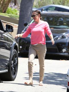 Jennifer Garner feet photo thumbnail