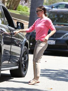Jennifer Garner feet photo thumbnail